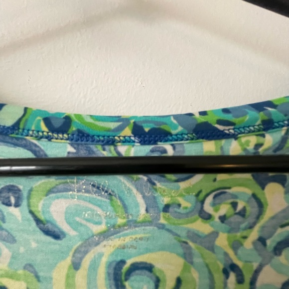 Lilly Pulitzer Pattern Henley - Picture 5 of 5